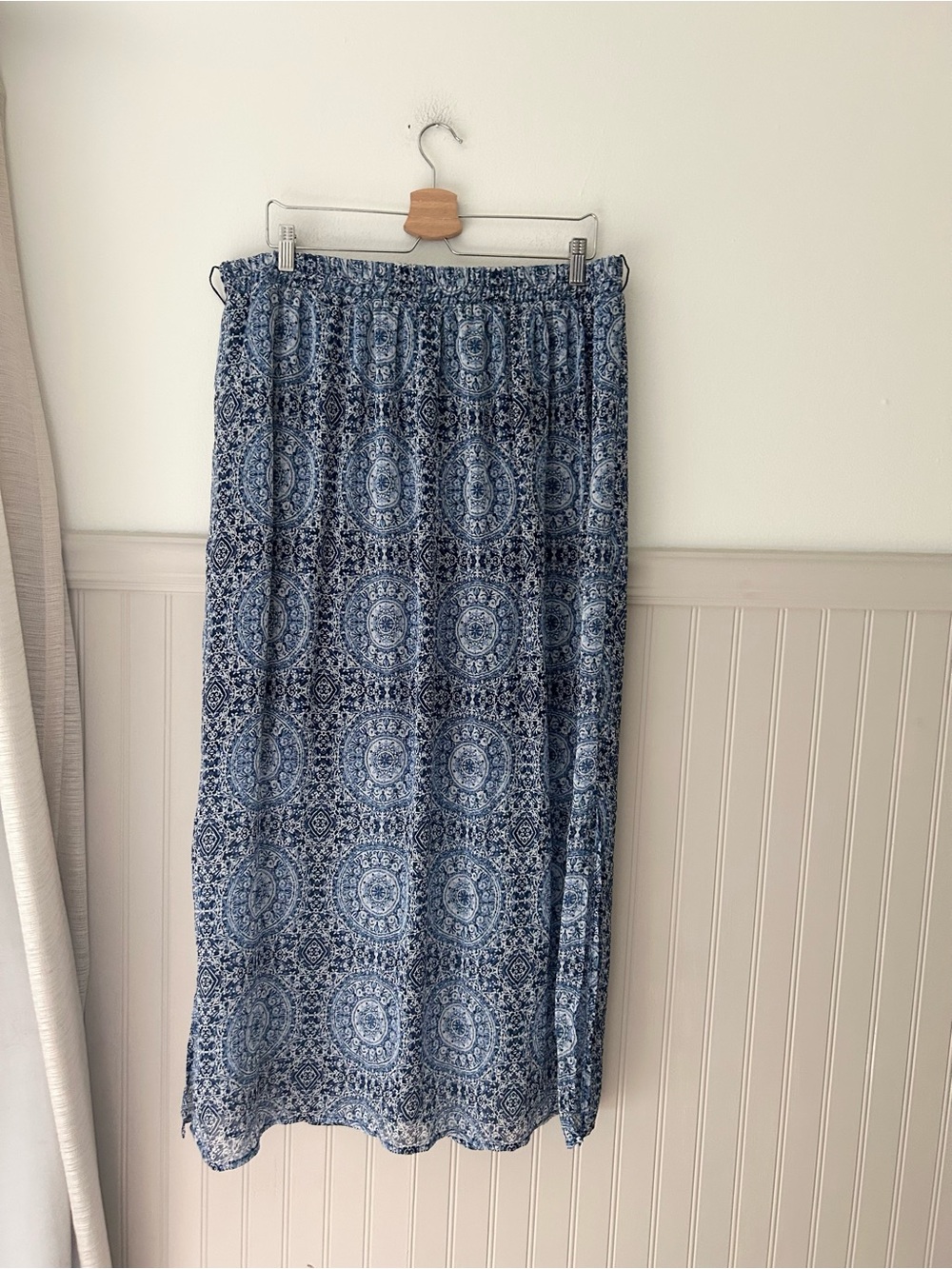 Faded Glory Blue Medallion Print Maxi Skirt XL (16-18) Elastic Waist Flowy